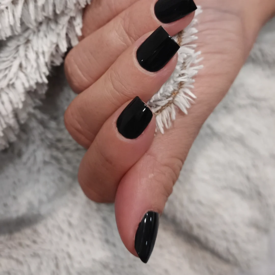 Manucure beauté des pieds pose de vernis Manucure beauté des pieds pose de vernis semi permanent