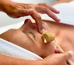Massage-maderotherapie Massage visage madérothérapie anti age